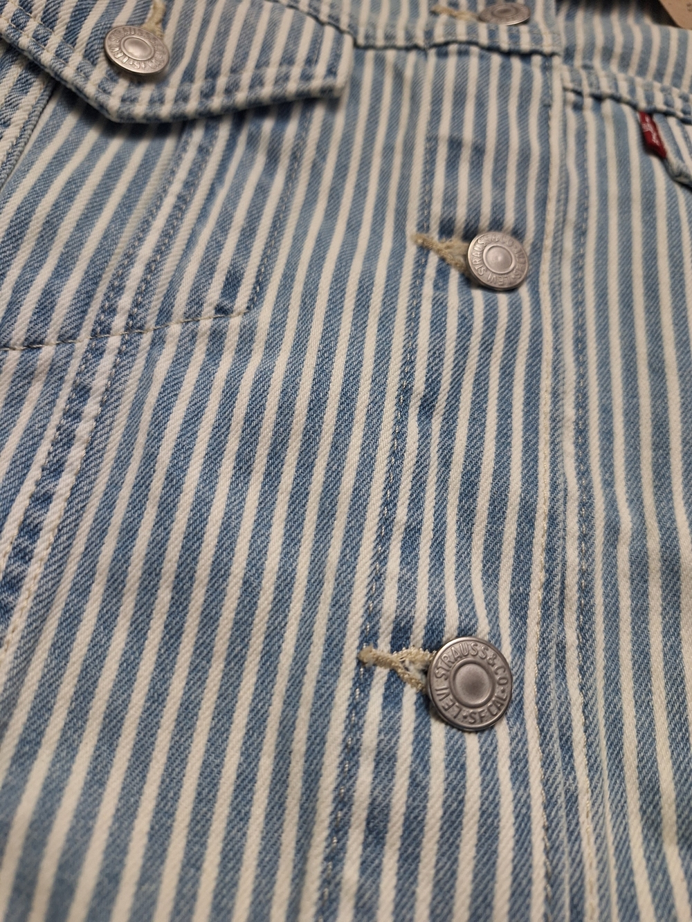 NWT Levi’s Women’s Vest, Blue & White Hickory Striped Denim Crop Trucker, Size L - Picture 4 of 7